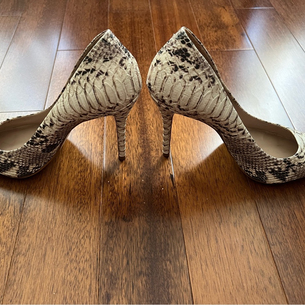 Steve Madden Snake Print Pumps - Picture 7 of 7